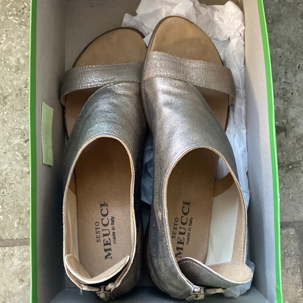 Women’s shoe